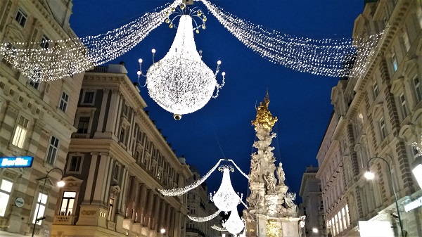 Stadtspaziergang Wiener Weihnachtsbeleuchtung Graben mit Pestsäule