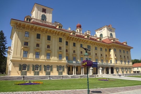 Westufer Neusiedler See Eisenstadt Schloss Esterhazy